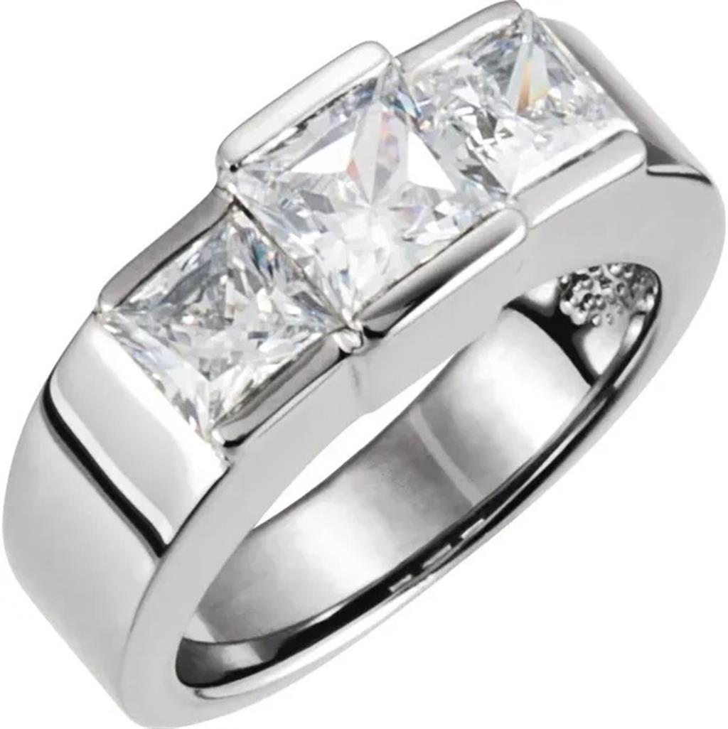 Three Stone Style Diamond Engagement RingBase Metal Yellow