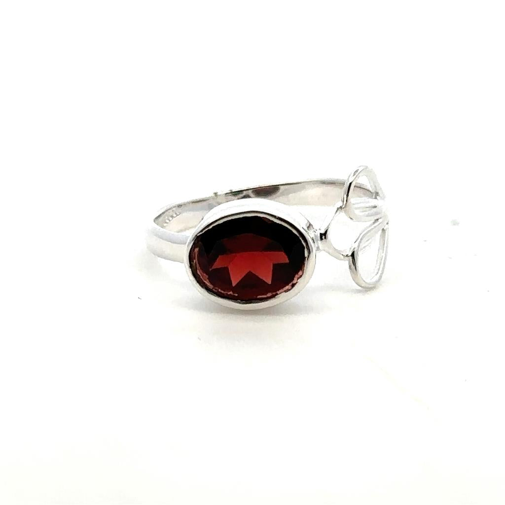 Flower Style Rings Silver with Stones .925 White with Garnet Mozambique size 7