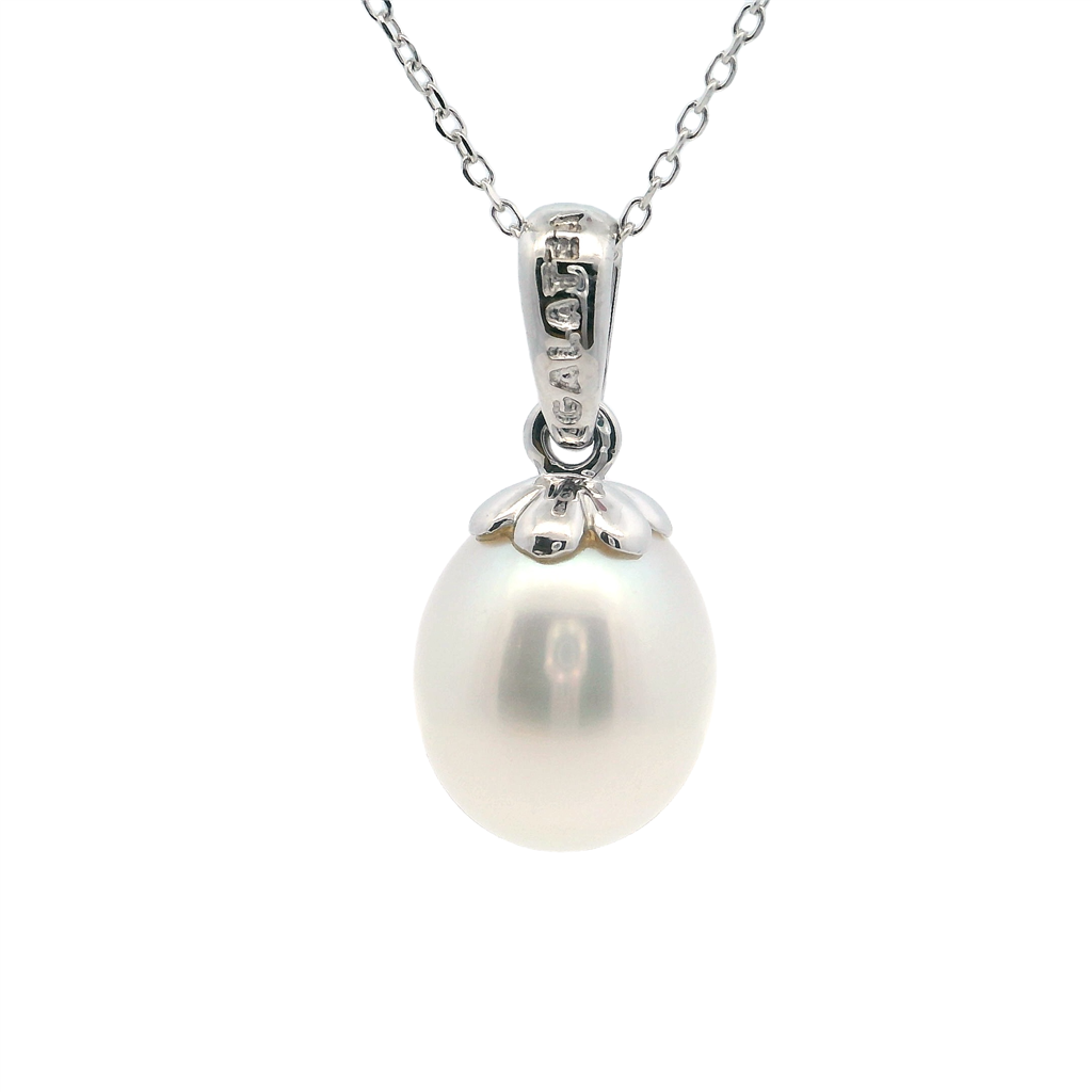Drop Pearl Pendant 14 Karat Gold White with Oval Fresh Water Pearl