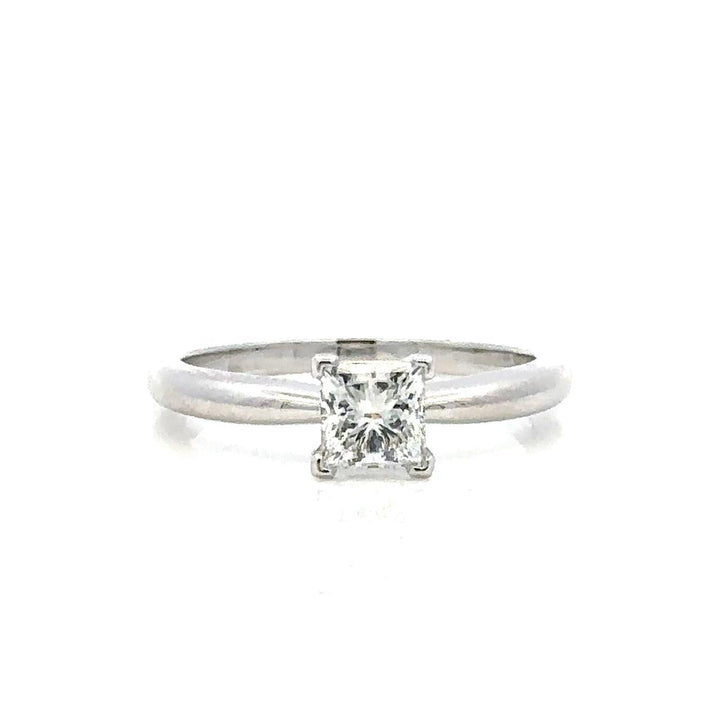 Solitare Style Lab Diamond Engagement Ring14 KT White