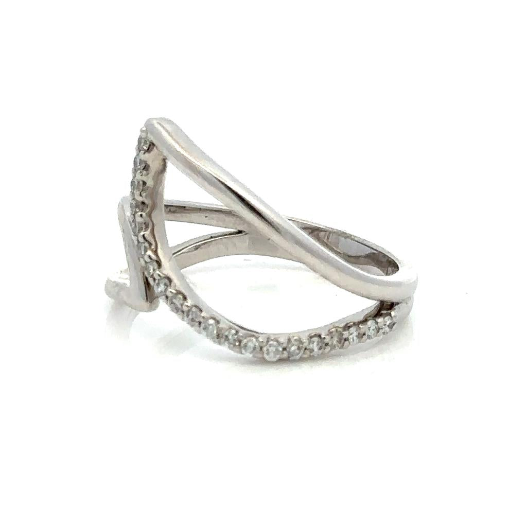 Free Form Style Fashion Ring 14 KT White with Diamonds size 7