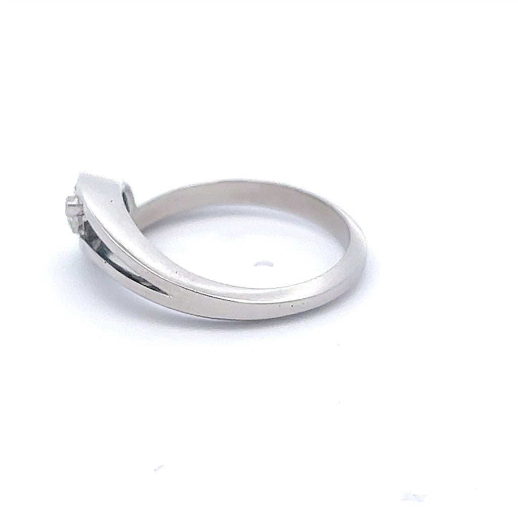 Contemporary Style Fashion Ring Platinum White with Diamond size 7