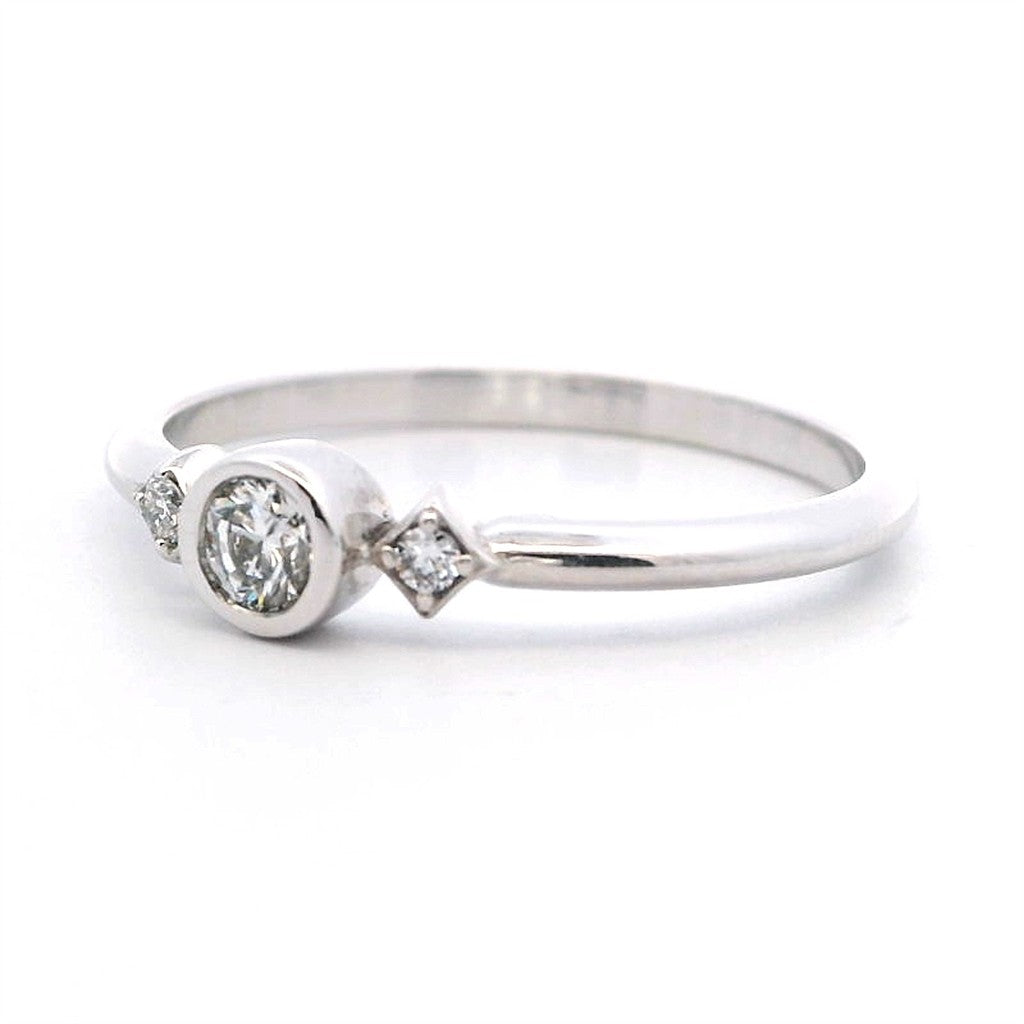 Solitare Accent Style Lab Diamond Engagement Ring14 Karat Gold White