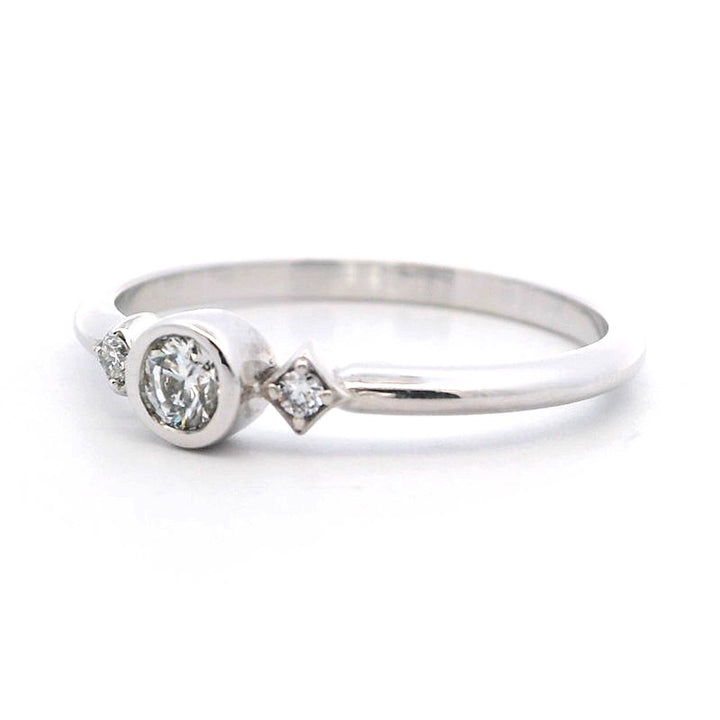 Solitare Accent Style Lab Diamond Engagement Ring14 Karat Gold White