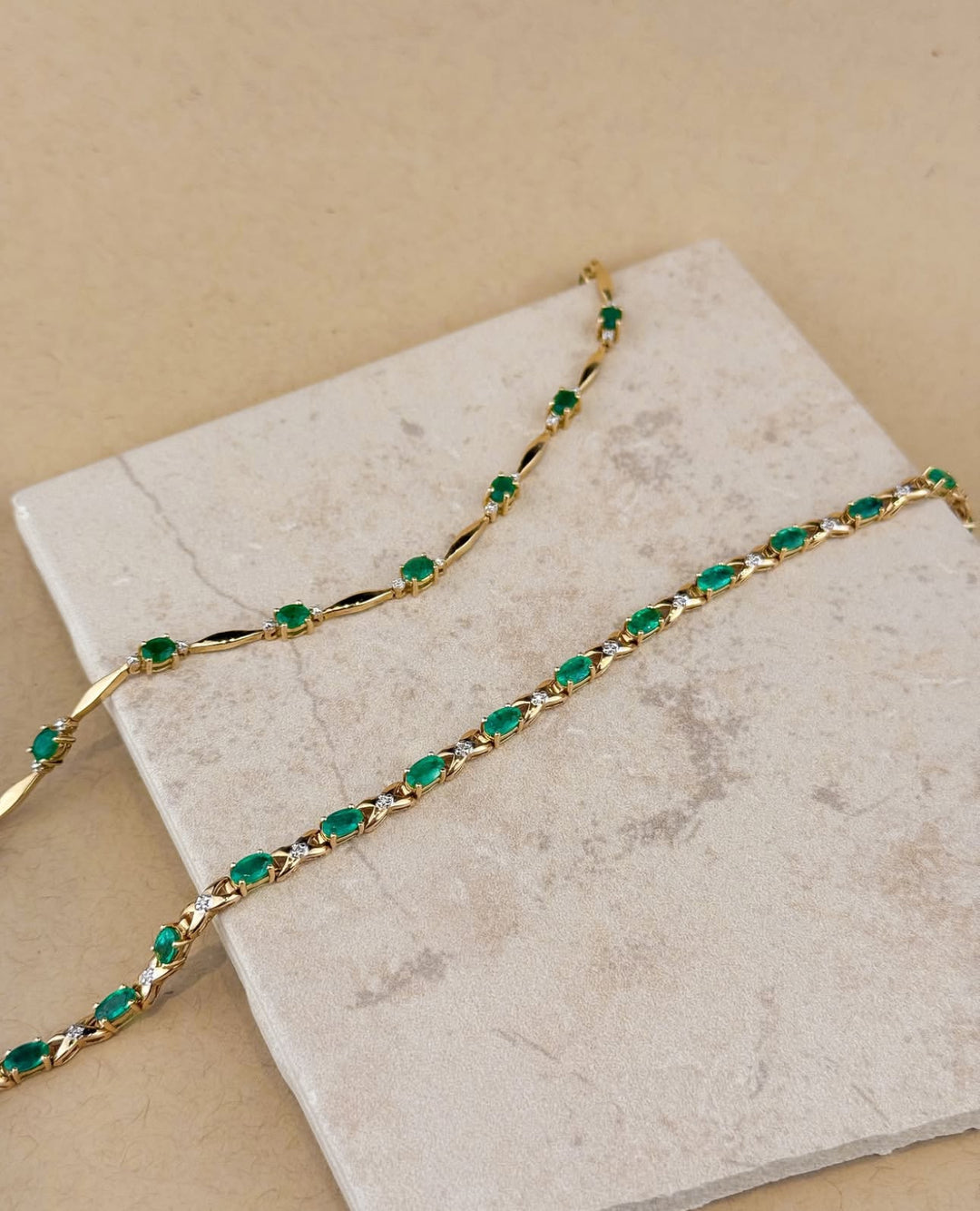 Link Style Colored Stone Bracelet 14 Karat Gold Yellow With Emerald & Diamond 7.5" Long