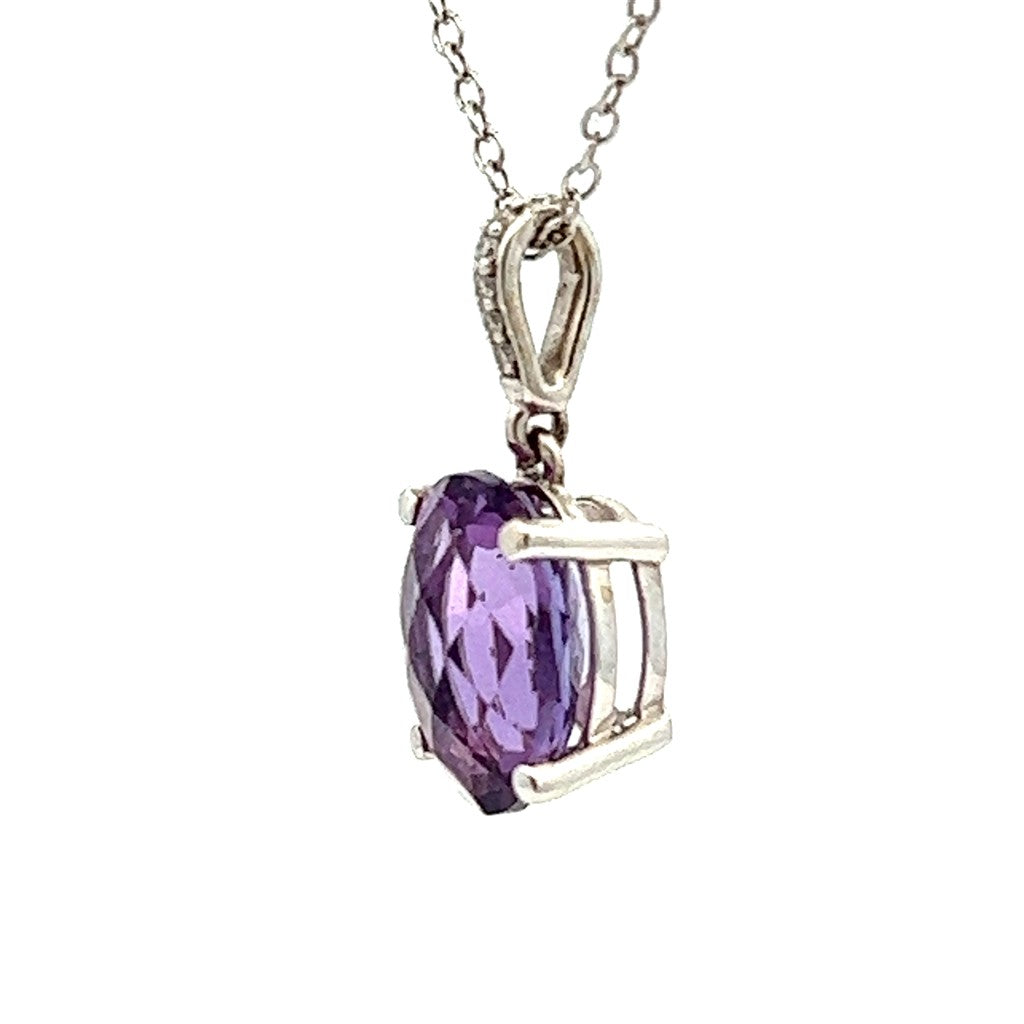 Solitare Accent Pendants 14 Karat Gold White with Oval Amethyst