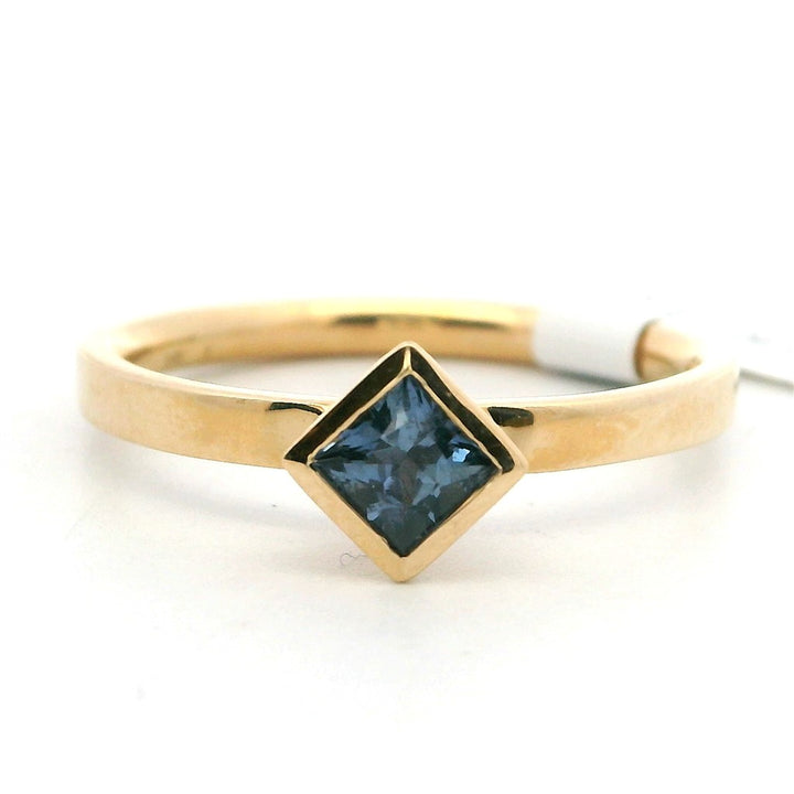 Solitare Style Colored Stone Ring 14 Karat Yellow with Sapphire size 7