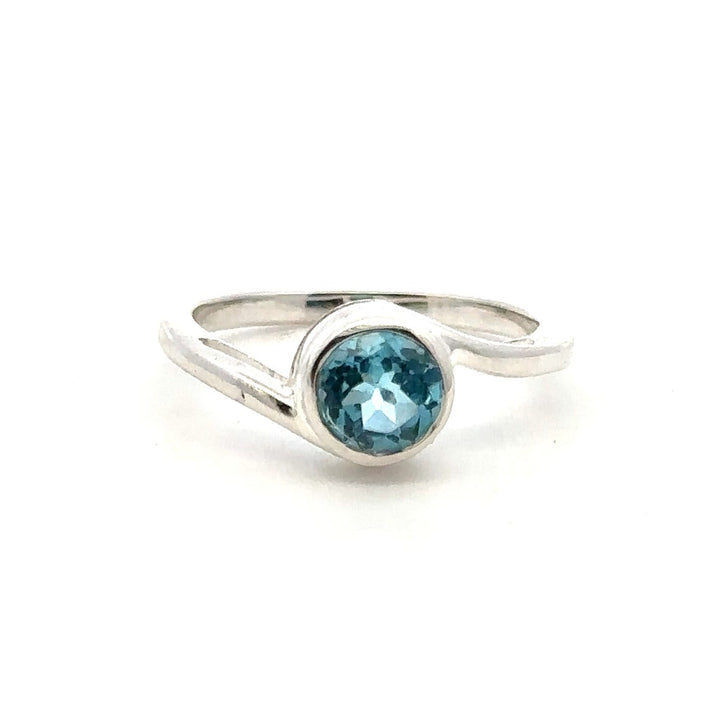 Solitare Style Rings Silver with Stones Sterling Silver White with Topaz size 8