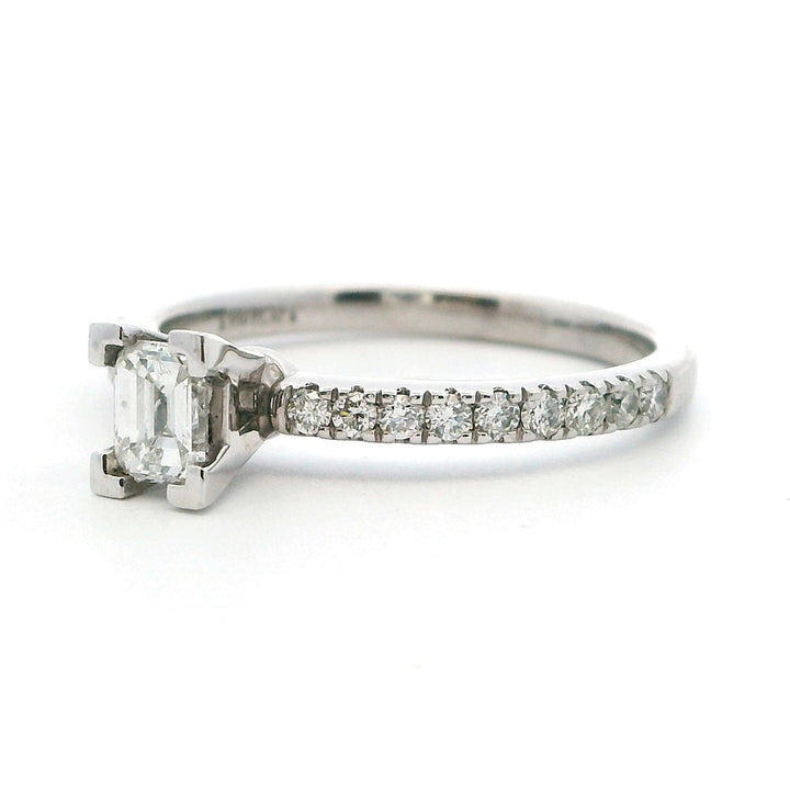 Solitare Accent Style Diamond Engagement RingPlatinum White