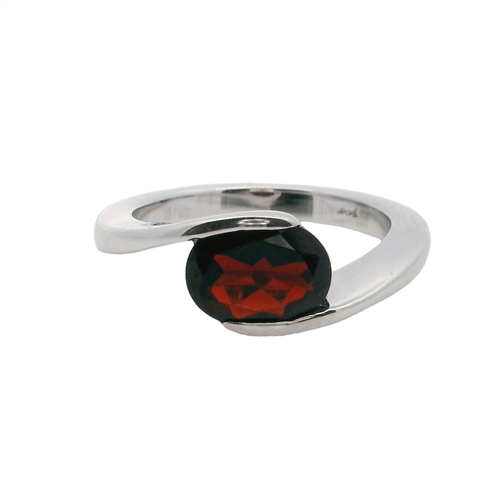 Solitare Style Rings Silver with Stones Sterling Silver White with Garnet Mozambique size 7.25