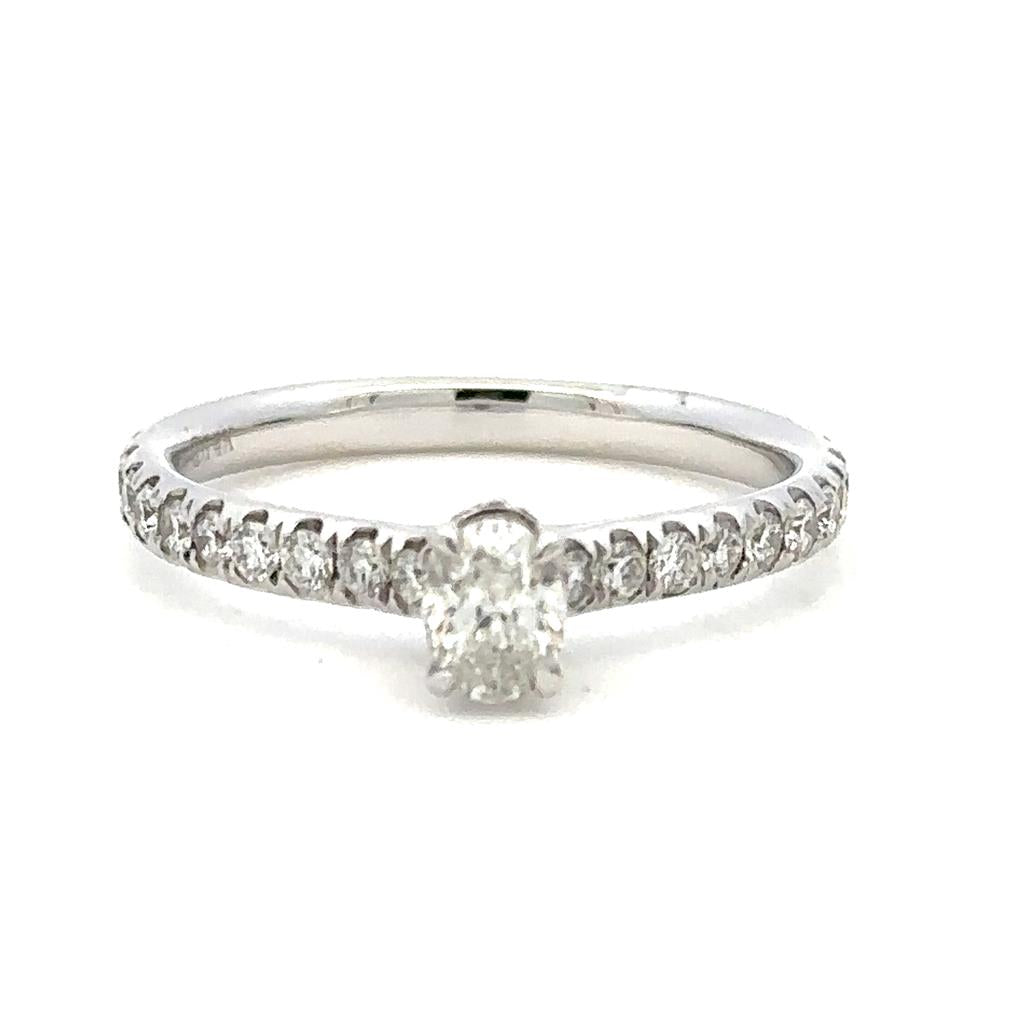 Solitare Accent Style Diamond Engagement Ring14 KT White