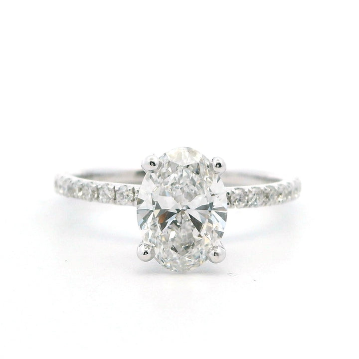 Solitare Accent Style Lab Diamond Engagement Ring18 Karat Gold White