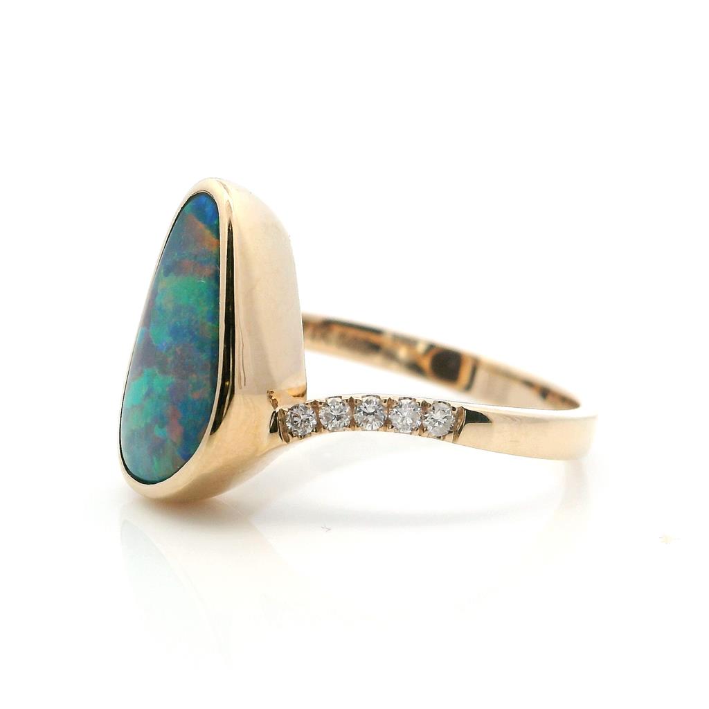 Free Form Style Colored Stone Ring 14 Karat Gold Yellow with Opal & Diamond Accent size 7