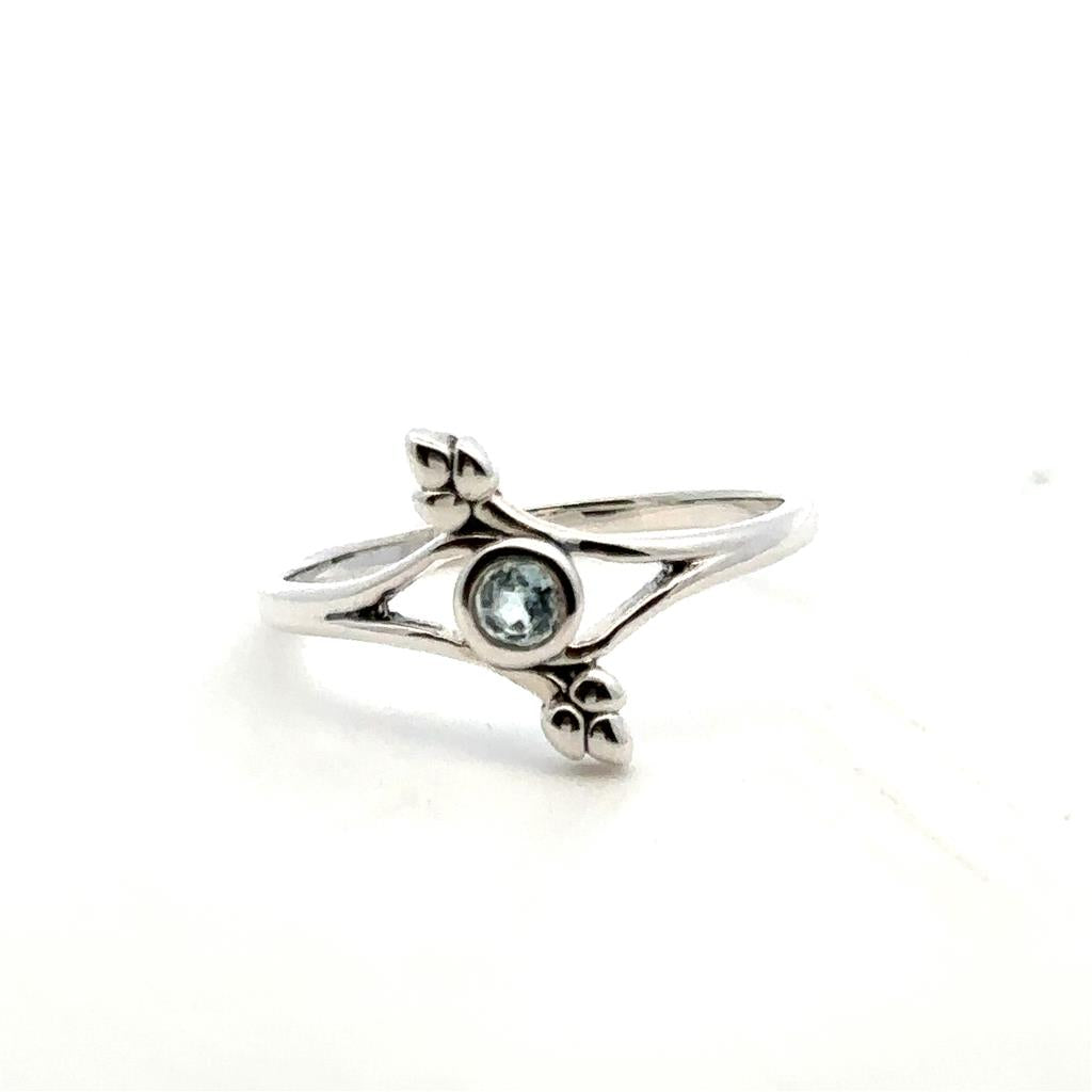 Split Shank Style Rings Silver with Stones .925 White with Topaz size 7