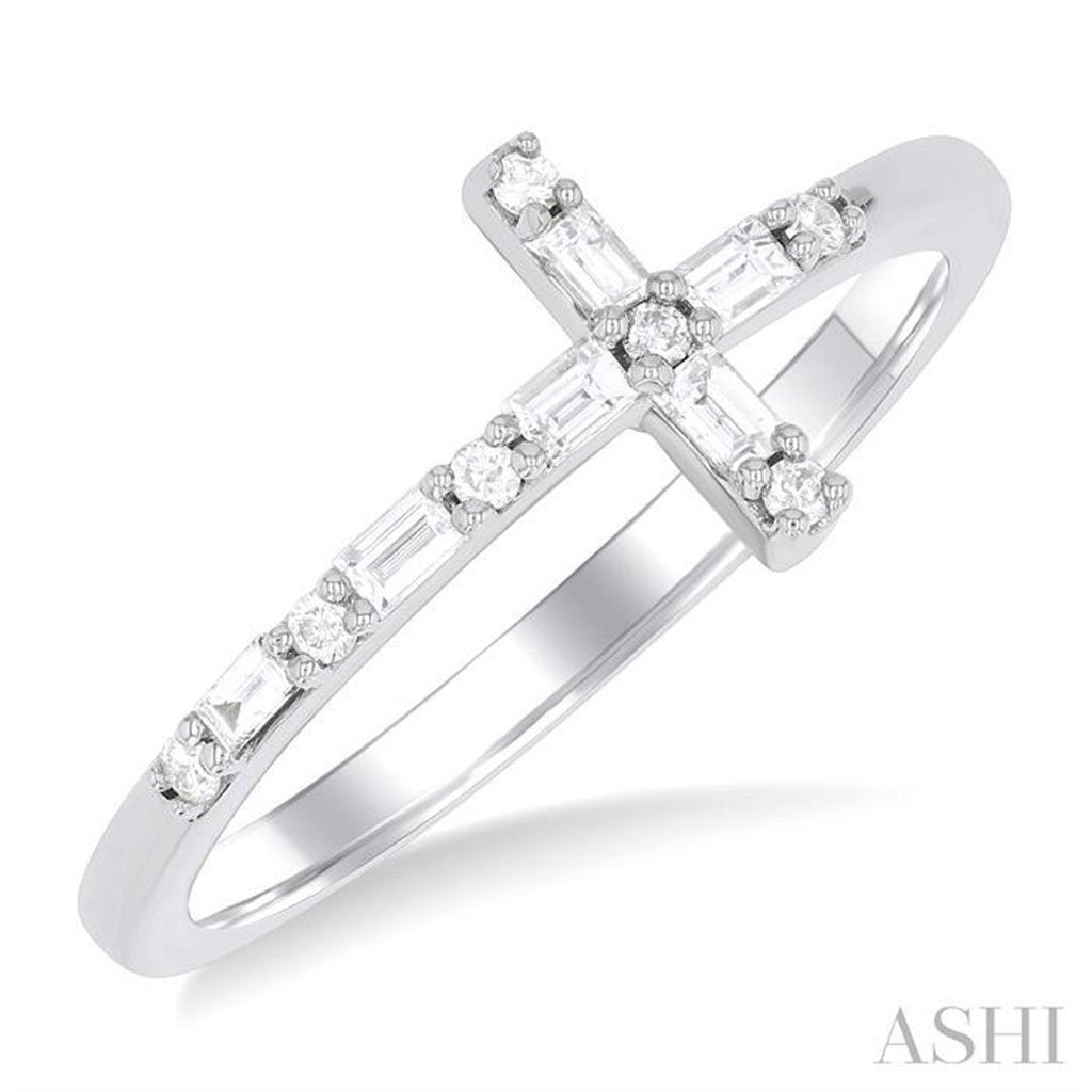 Theme Style Fashion Ring 10 Karat White with Diamonds size 6.5