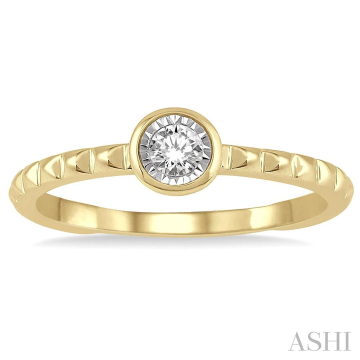 Promise Style Fashion Ring 10 KT Yellow with Diamond size 7