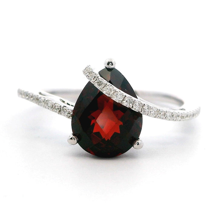 Free Form Style Colored Stone Ring 14 Karat White with Garnet Mozambique & Diamonds Accent size 7