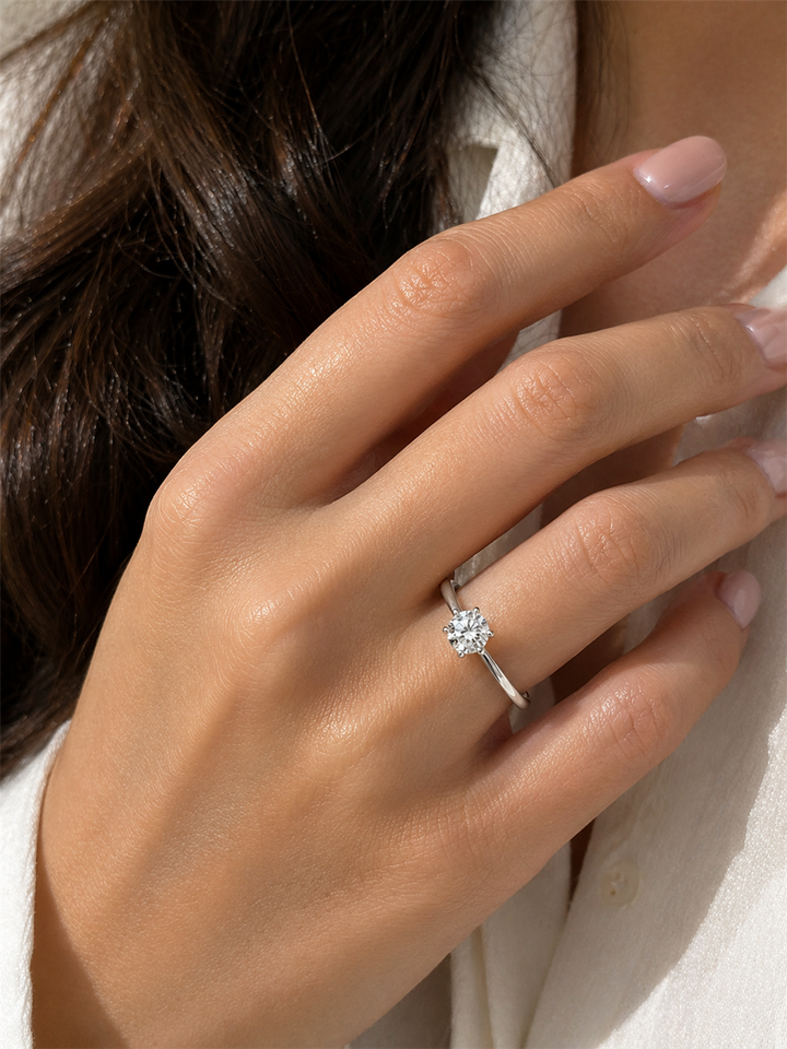 Solitare Diamond Engagement Ring White 14 Karat Gold With A 0.50 Carat Round Shape Diamond Center