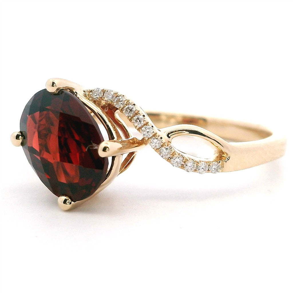 Free Form Style Colored Stone Ring 14 Karat Yellow with Garnet Mozambique & Diamonds Accent size 7
