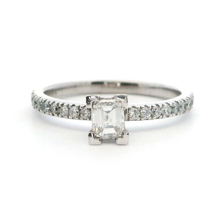 Solitare Accent Style Diamond Engagement RingPlatinum White