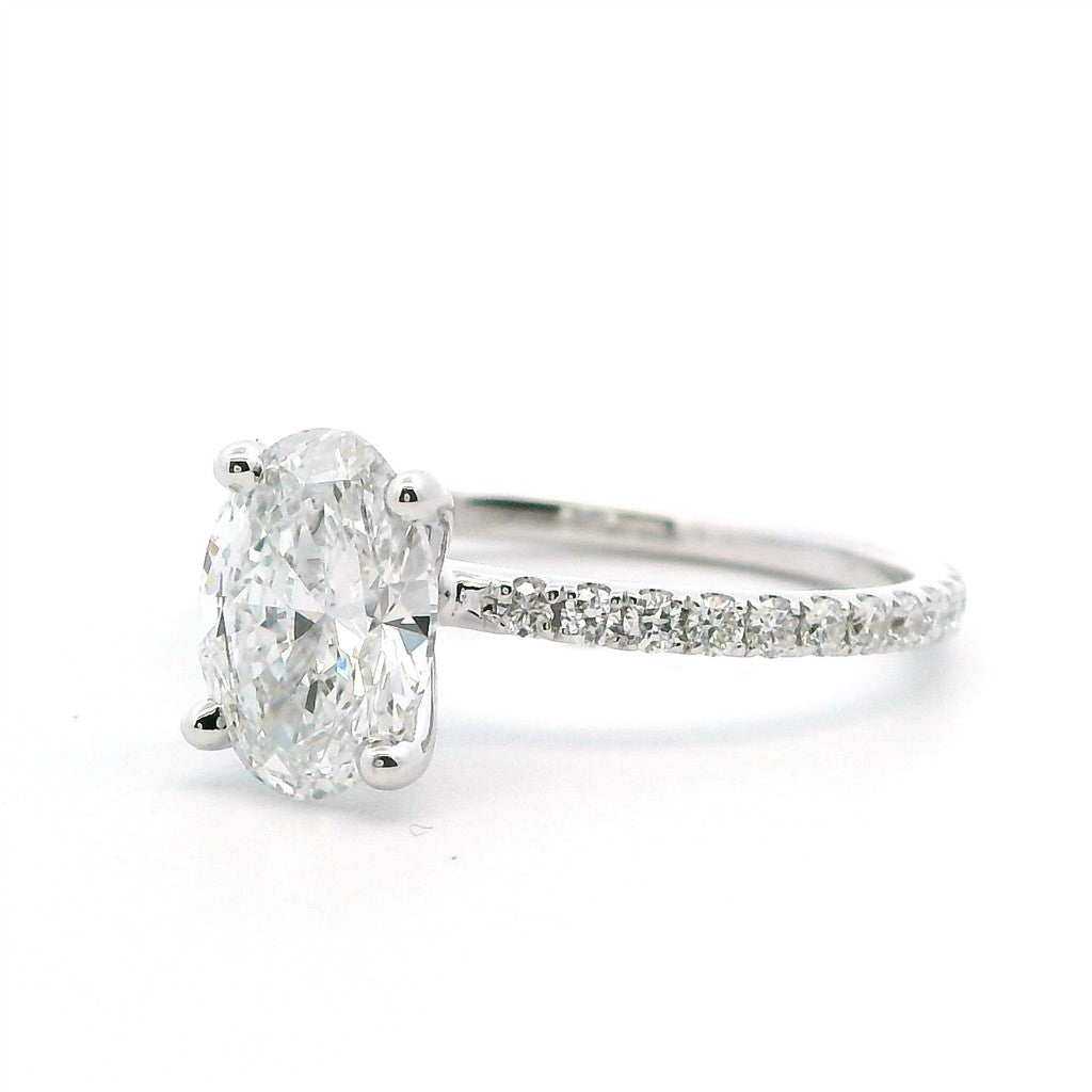 Solitare Accent Style Lab Diamond Engagement Ring18 Karat Gold White