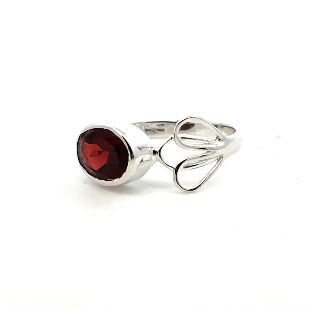 Flower Style Rings Silver with Stones Sterling Silver White with Garnet Mozambique size 8