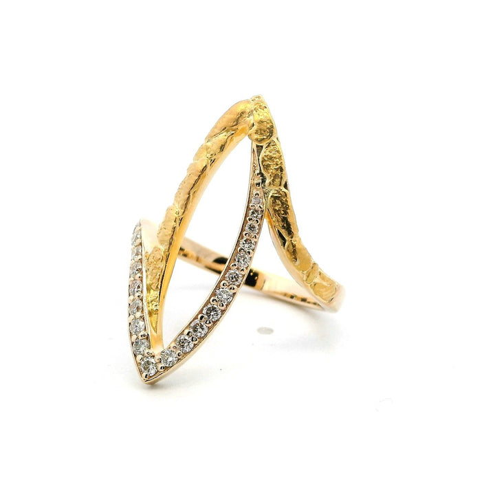 Contemporary Style Fashion Ring 14 Karat Gold & Alaskan Gold Nugget Yellow with Diamonds size 7