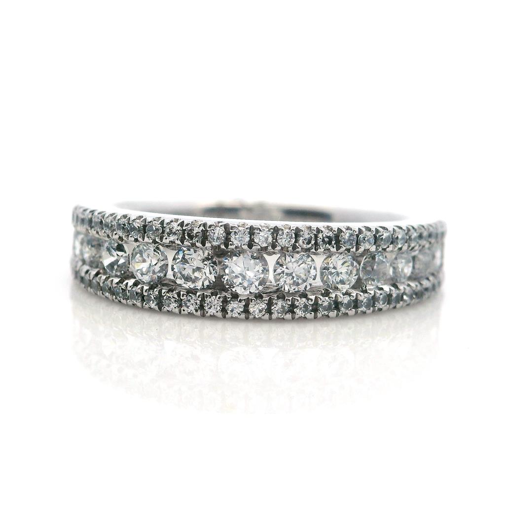 Diamond Wedding Band <14 kt> White size 6.5