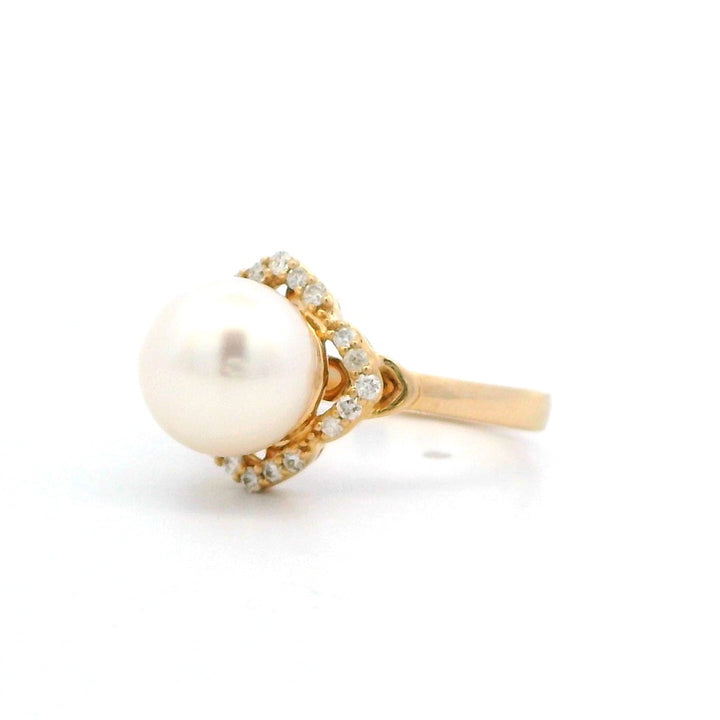 Halo Style Colored Stone Ring 14 Karat Yellow with Fresh Water Pearl & Diamonds Accent size 7