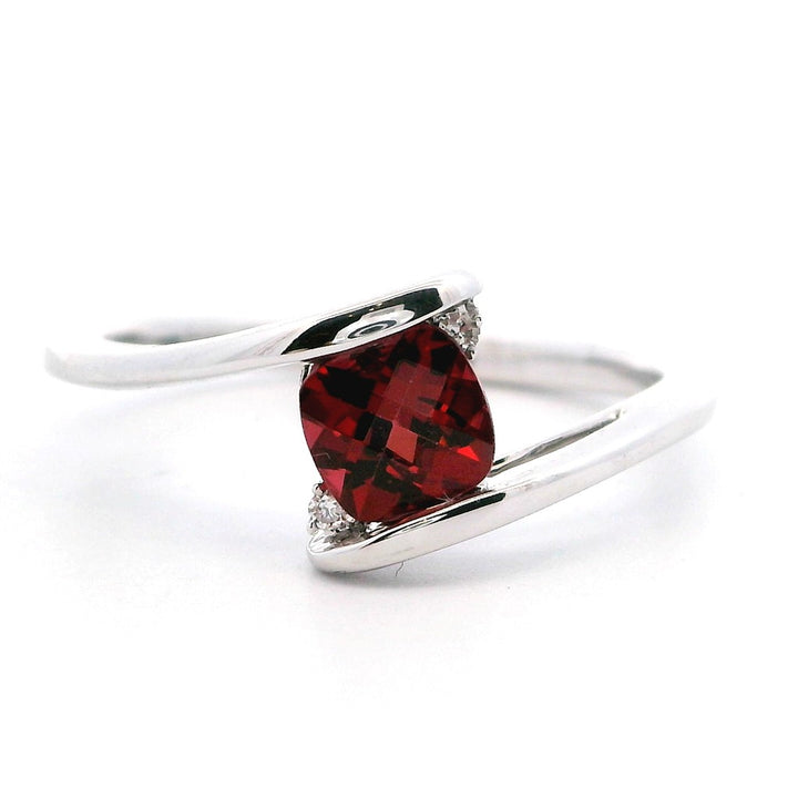 3 Stone Style Colored Stone Ring 14 Karat White with Garnet Mozambique & Diamonds Accent size 7.25