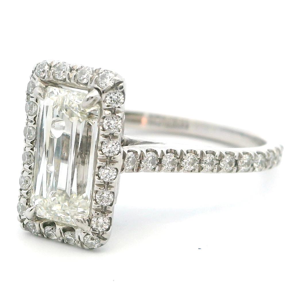 Halo Style Diamond Engagement RingPlatinum White